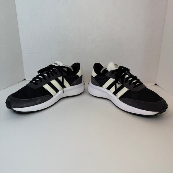 Adidas Women's Run 70s Casual Sneaker Shoes Black White Women's Size 7 - Picture 4 of 9